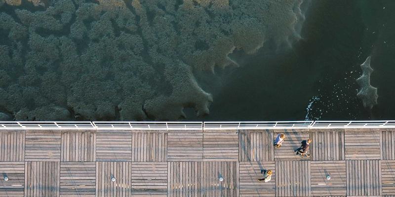 AIGC创业新范式:技术集成+合规咨询,如何让产品快速落地并吸引投资?